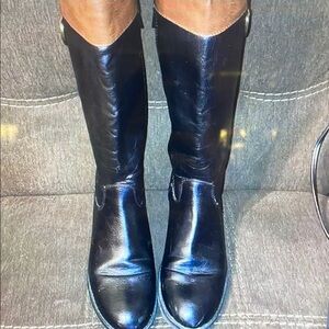 Elegant Black Heeled Boots